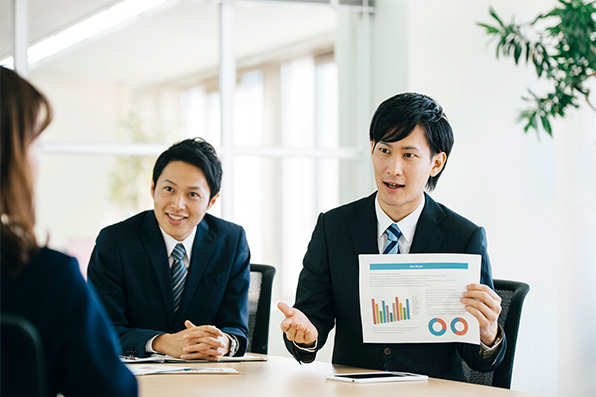 写真：会議中での活用シーン